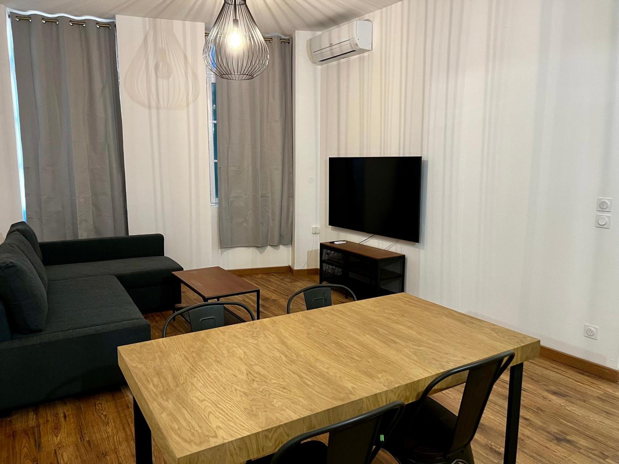 Republique - Grande La Real Apartment แปร์ปินญอง ภายนอก รูปภาพ